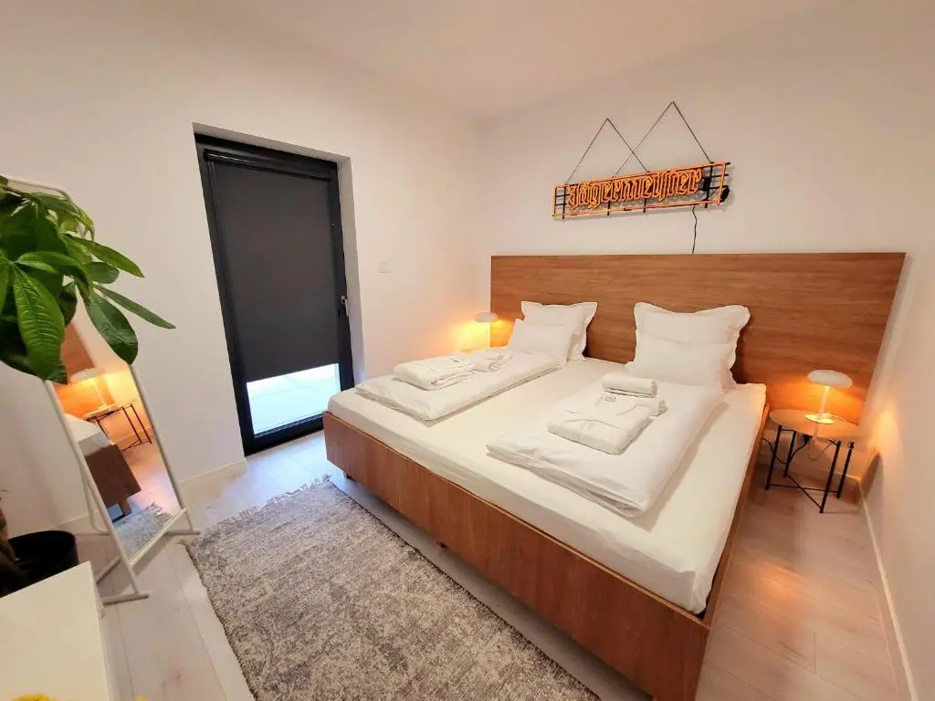 Image of 17 DOM duży parking , Mandoria , PTAK , 2 Sypialnie lub 1 sypialnia, taras , Autostrada A1, Kalinowskiego 17E WIFI