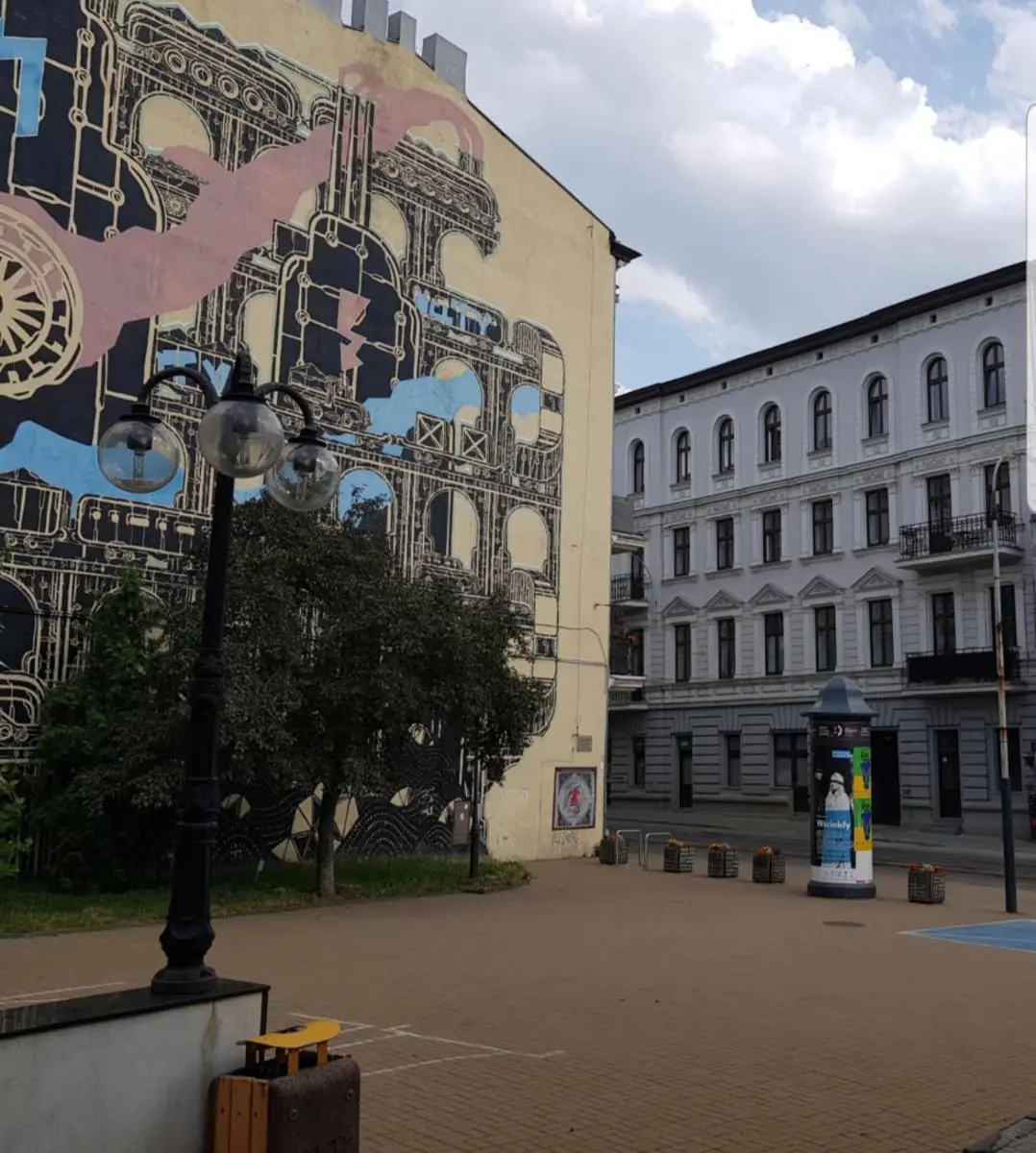 Image 5 of 18 Apartamenty Manufaktura Centrum Miasta Legionów 18 Parking na terenie