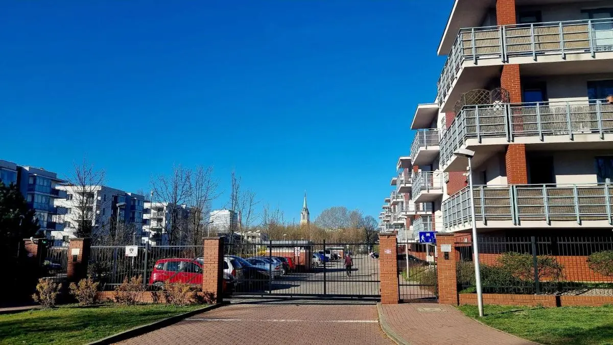 Image 5 of 3 pokojowe mieszkanie z balkonem i miejscem parkingowym, Łódź centrum