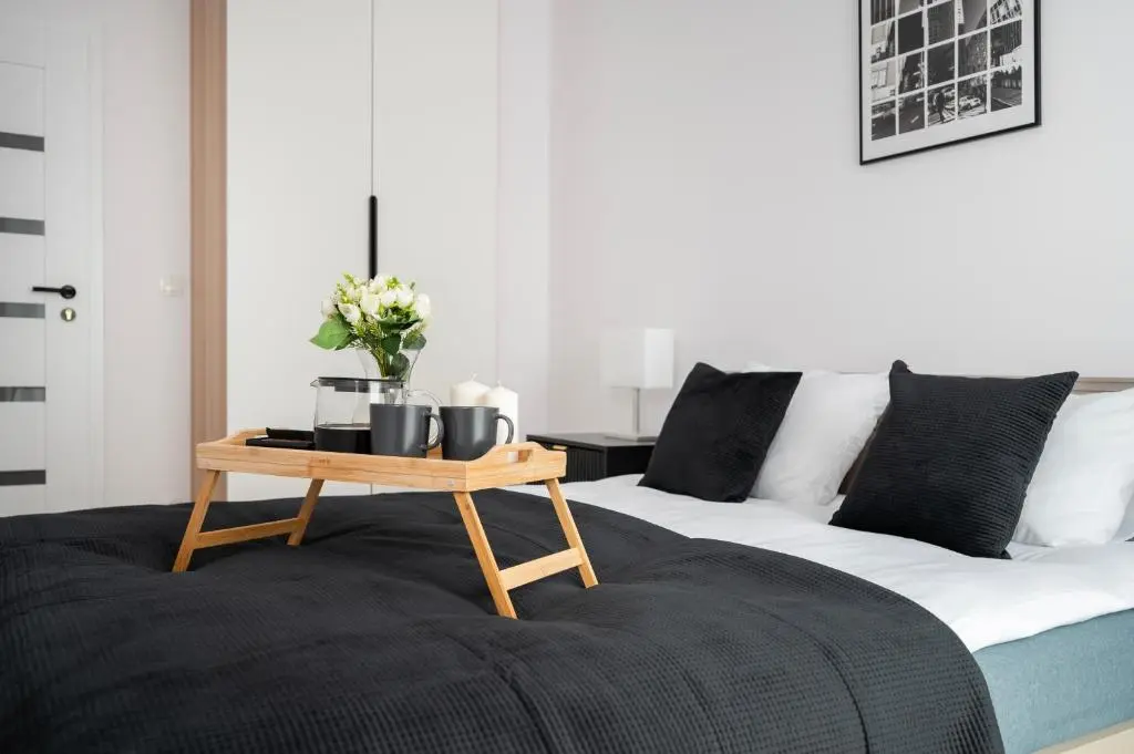 Image of 69m2 Łódź Pomorska Apt – Balcony, Workspace, Bus – by Rentujemy