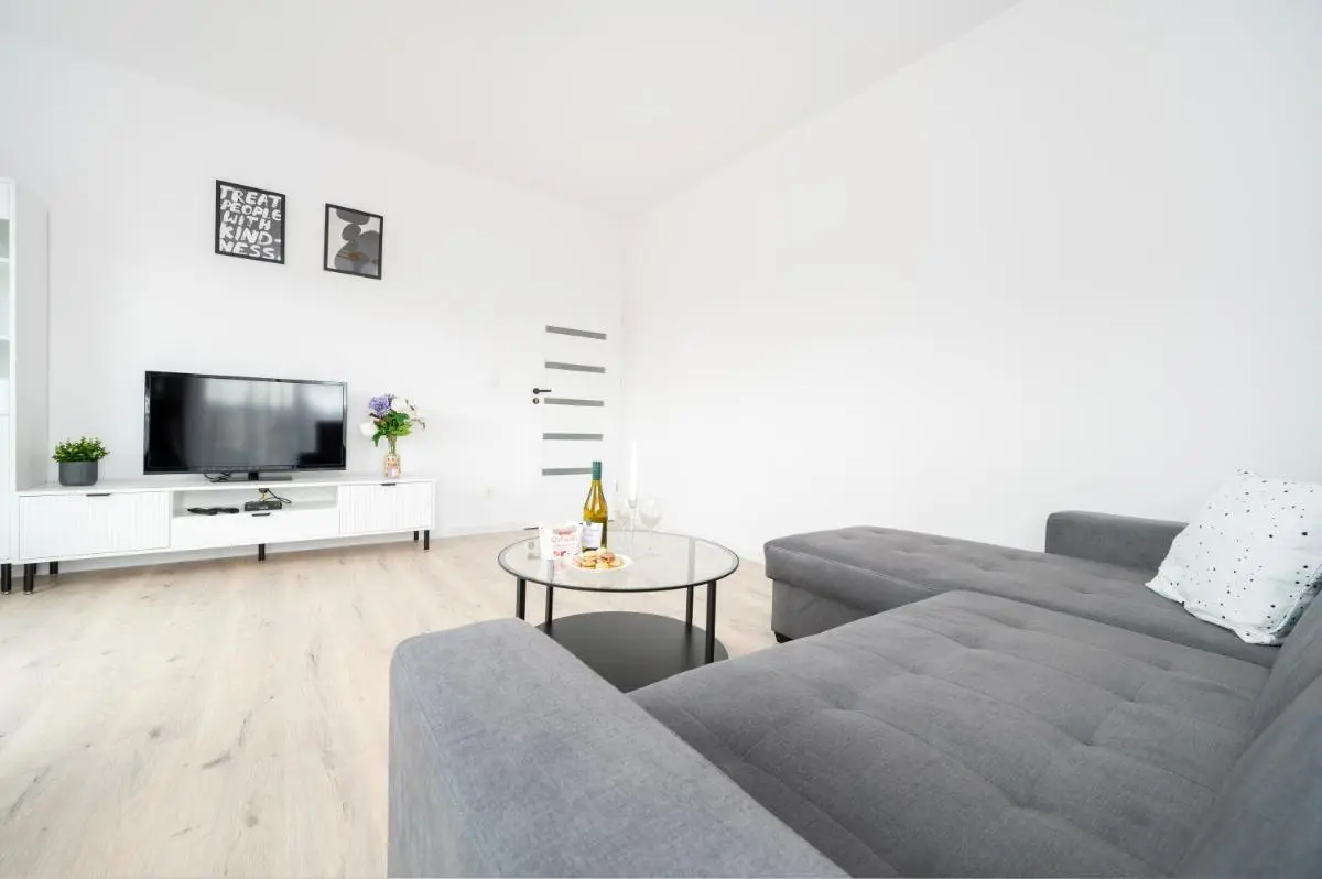 Image 4 of 69m2 Łódź Pomorska Apt – Balcony, Workspace, Bus – by Rentujemy