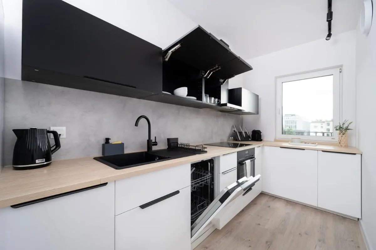 Image 3 of 69m2 Łódź Pomorska Apt – Balcony, Workspace, Bus – by Rentujemy