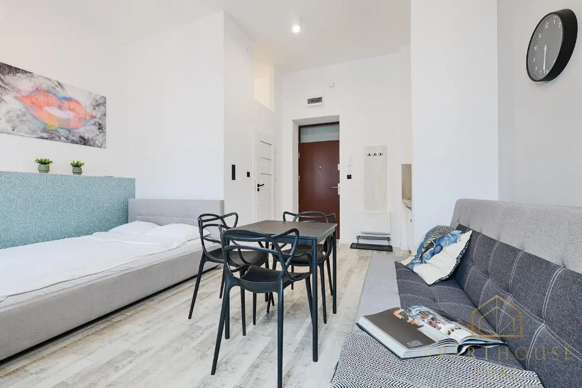 Image 6 of ApartHouse Center