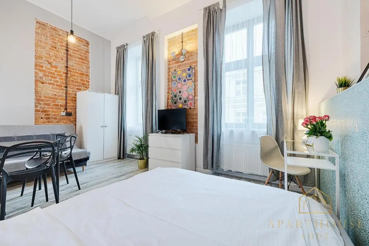 Image 1 of ApartHouse Center