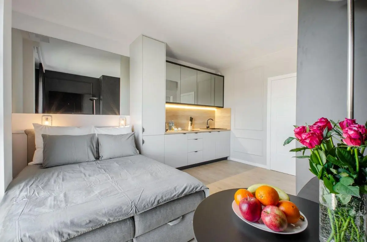 Image 1 of Apartament Centrum Wigury Dostep Na Kod blisko Galeria Łodzka Piotrkowska Szary