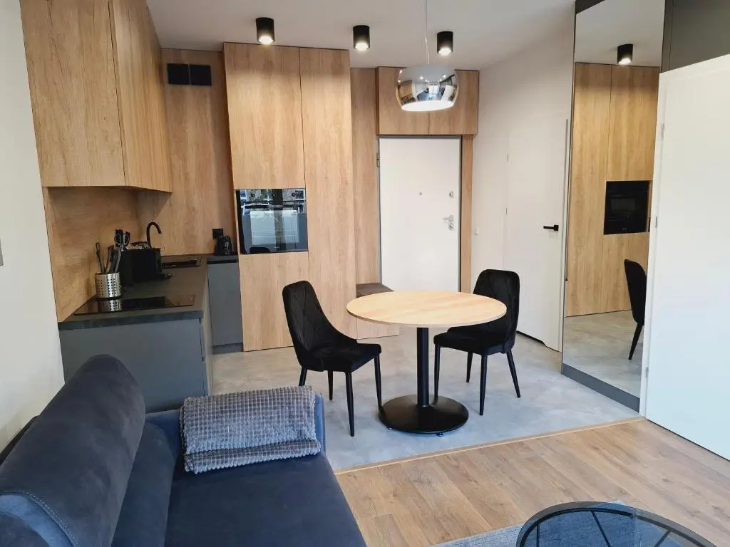 Image of Apartament EXPO z Wanną, Hopa Lupa, Nowa Sukcesja, Bezpłatny Parking przy ulicy w nocy oraz weekend