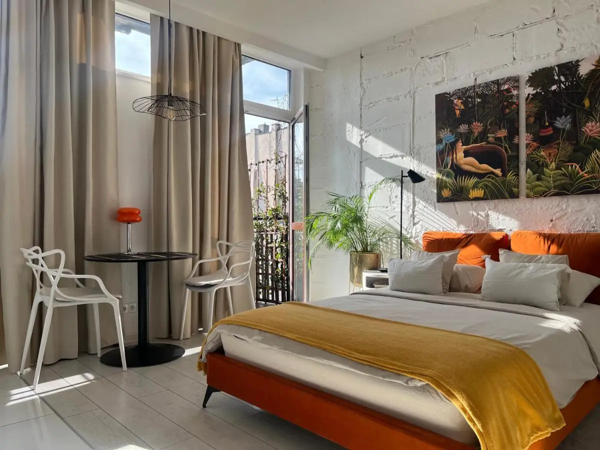 Image 6 of Apartament I LOVE PIOTRKOWSKA z wielkim lustrem, balkonem i klimatyzacją