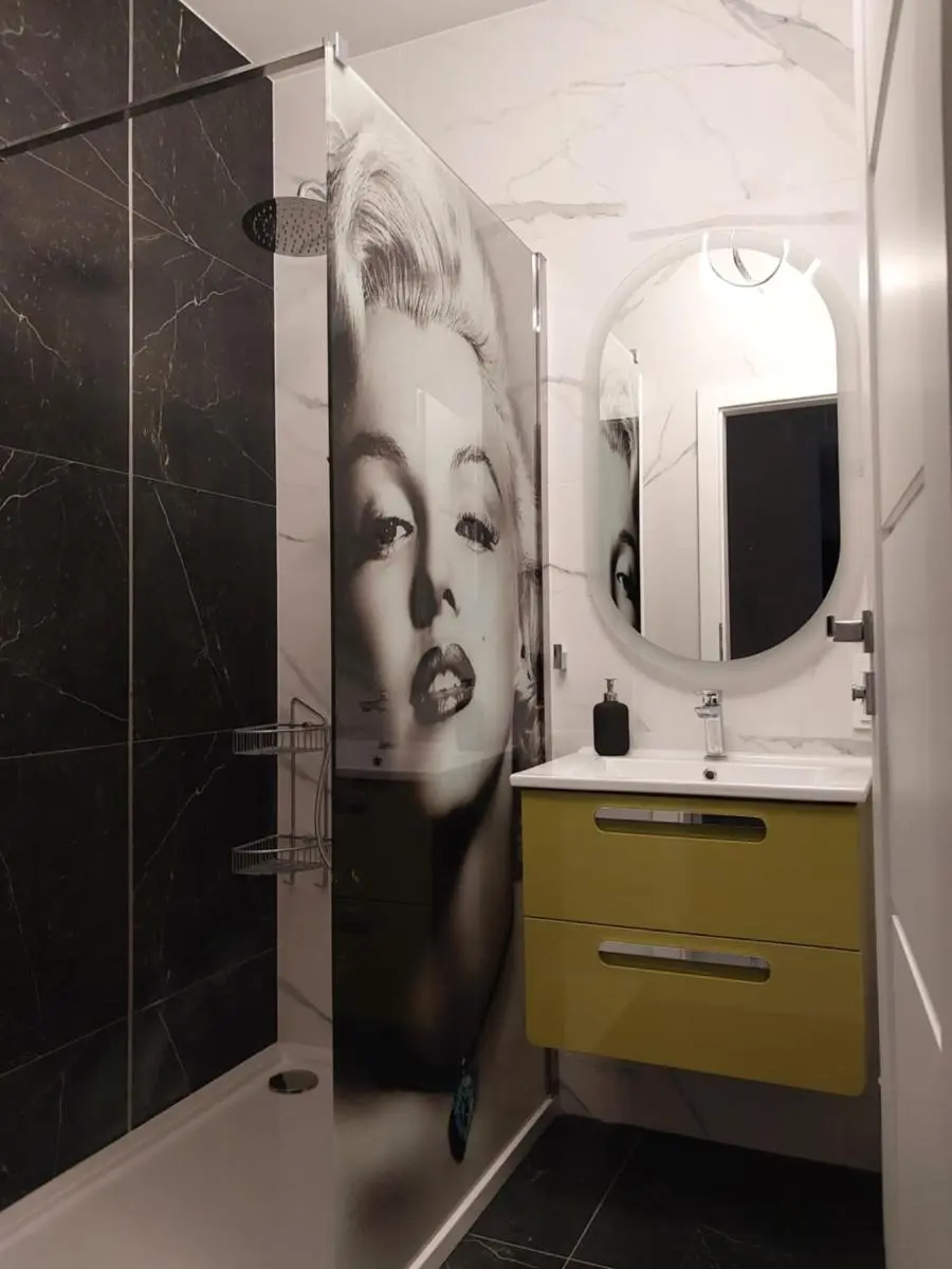 Image 2 of Apartament MARILYN – Bezpłatny Garaż – Dostęp na Kod – FV