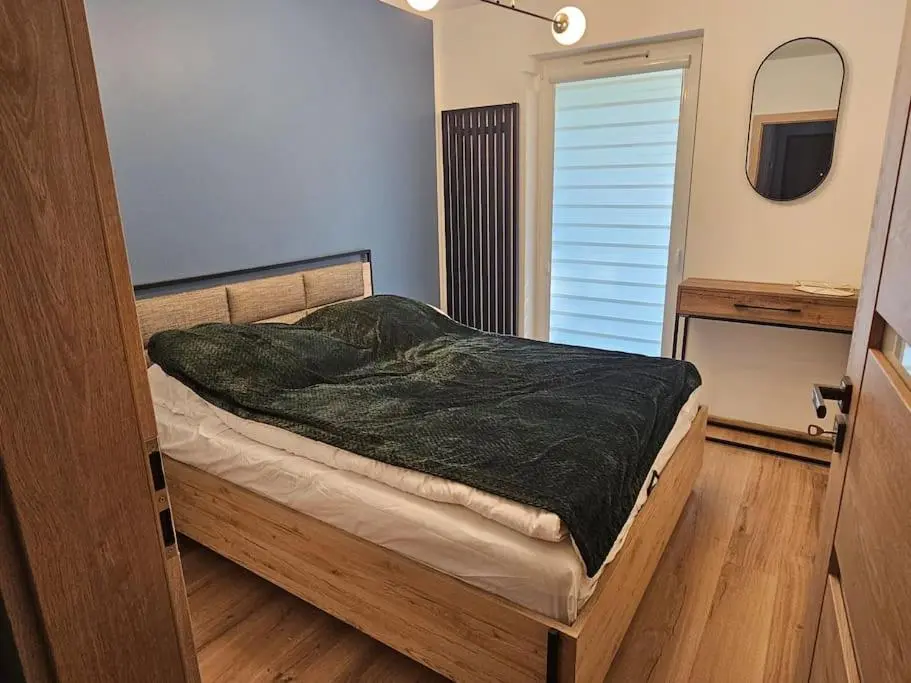 Image 1 of Apartament przy Loftach u Scheiblera parking podziemny, Śniadaniownia