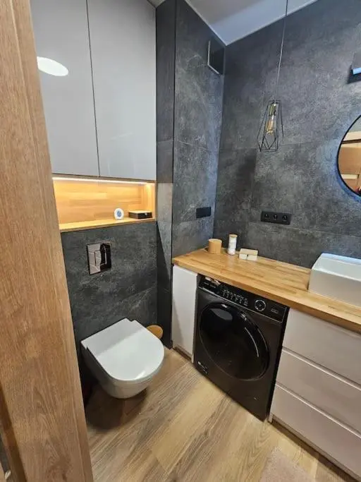 Image 3 of Apartament przy Loftach u Scheiblera parking podziemny, Śniadaniownia