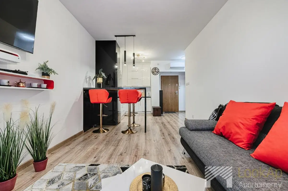 Image 3 of Apartment Industrial Red by LookAp – parking, klimatyzacja