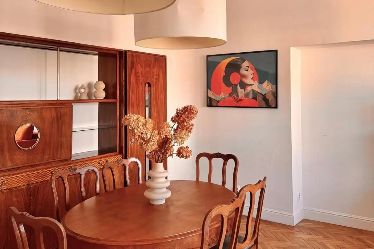 Image 2 of Art Deco Retreat – Łódź Centrum