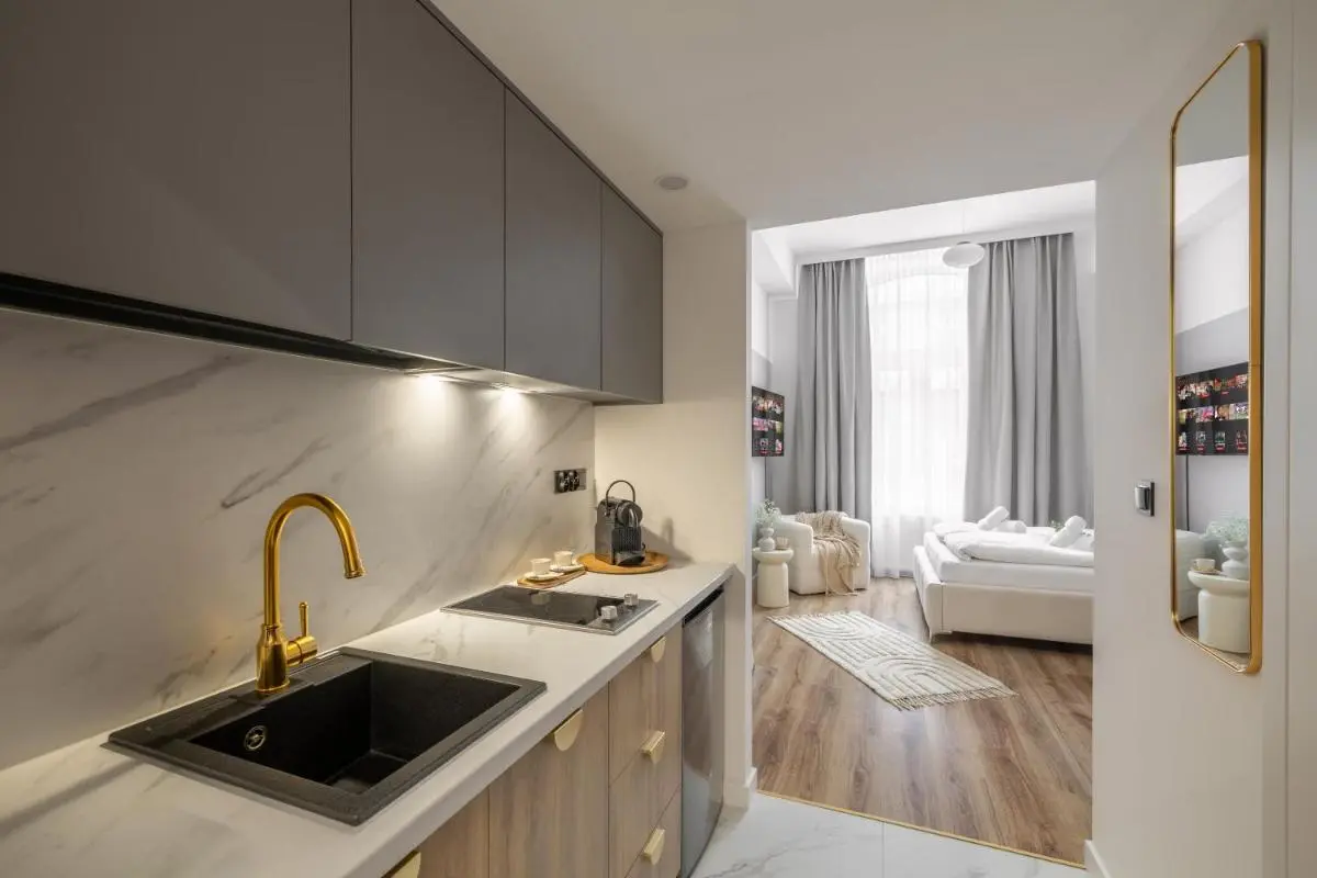 Image 2 of BAST 143 Apartamenty TOP LOCATION do wyboru z wanną ,andresolą , OFF Piotrkowska , WYTWÓRNIA , EC1 ,Stajnia Jednorożca , WINDA , parking na terenie , Orientarium , Hopa Lupa , ATLAS ARENA