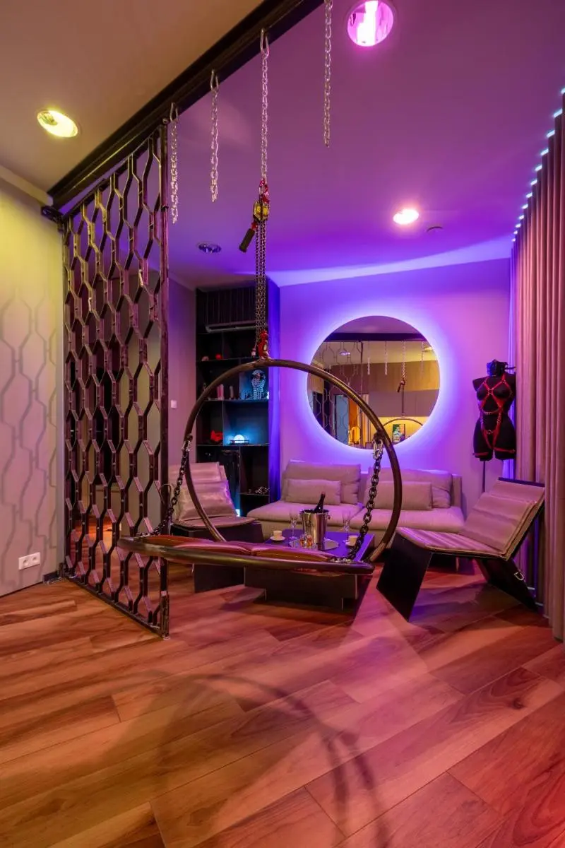 Image 4 of BDSM Apart Grey Manufaktura Centrum Miasta Legionów 18 Parking na terenie , dla dorosłych ADULTS ONLY