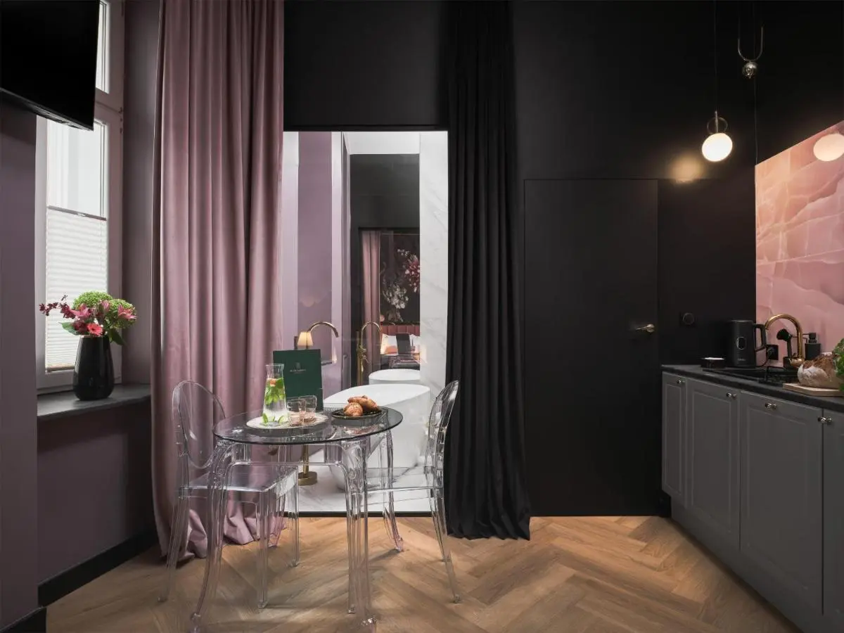 Image 6 of BOOGIE Home Papillon 10