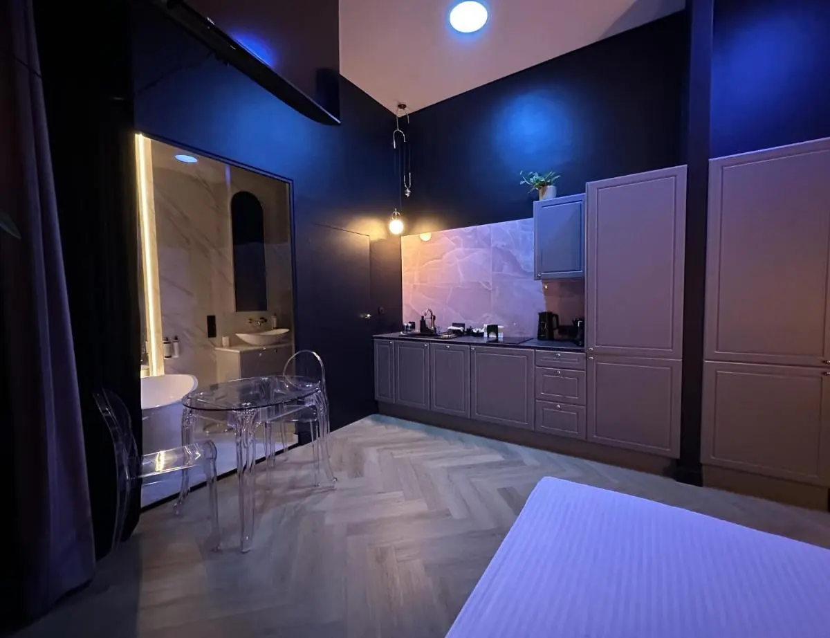 Image 2 of BOOGIE Home Papillon 10