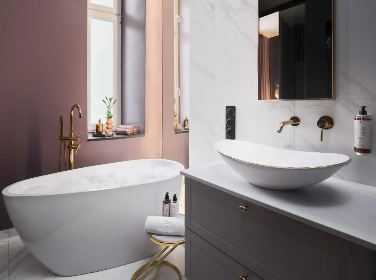 Image 5 of BOOGIE Home Papillon 10