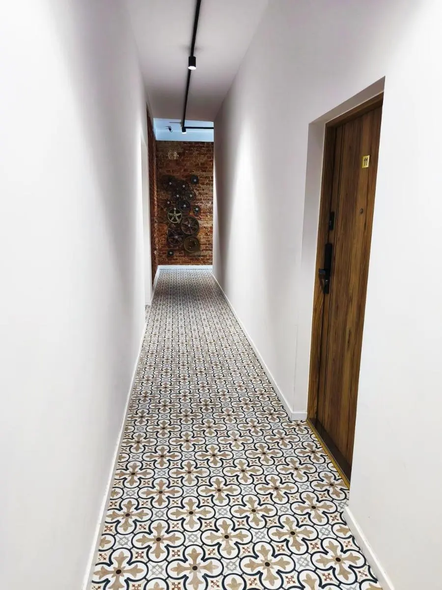 Image 4 of BOOGIE Home Papillon 11