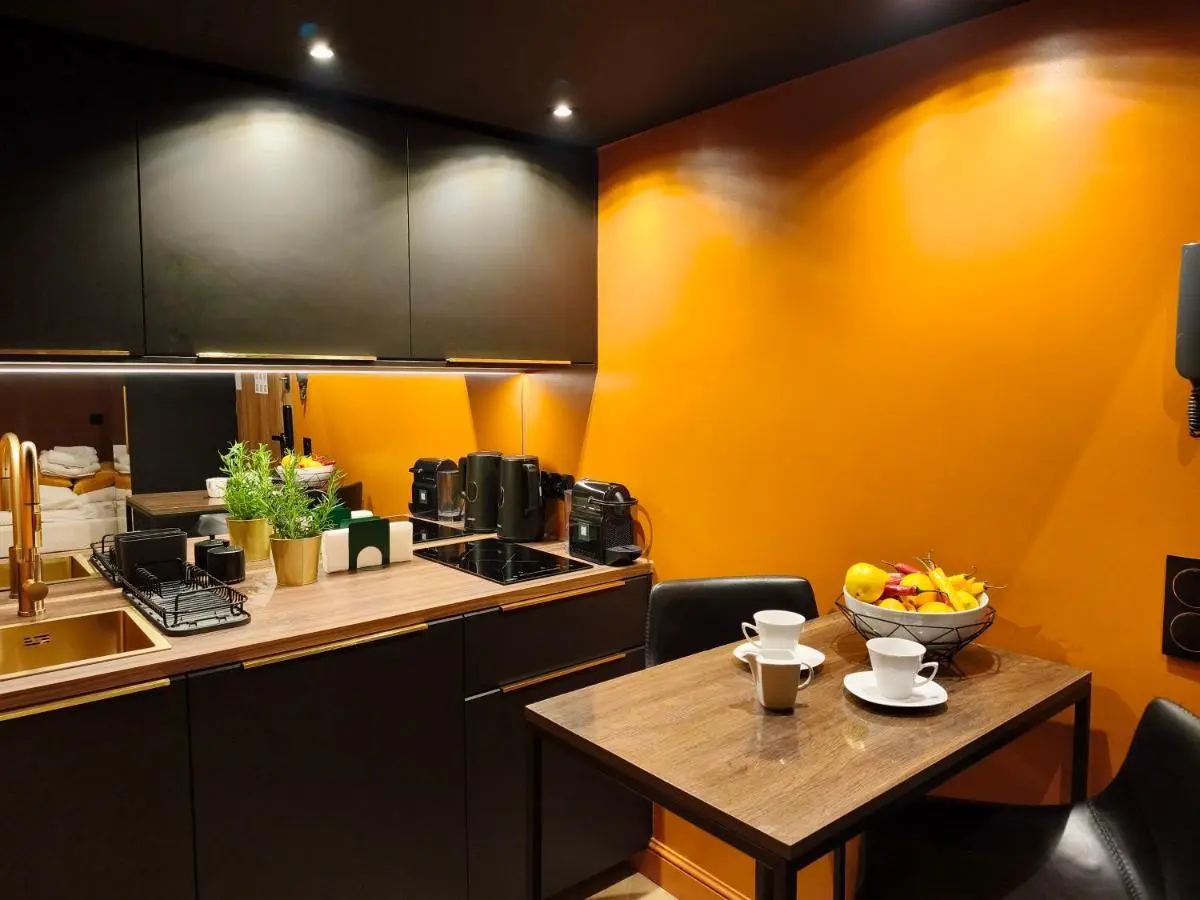 Image 1 of BOOGIE Home Papillon 12