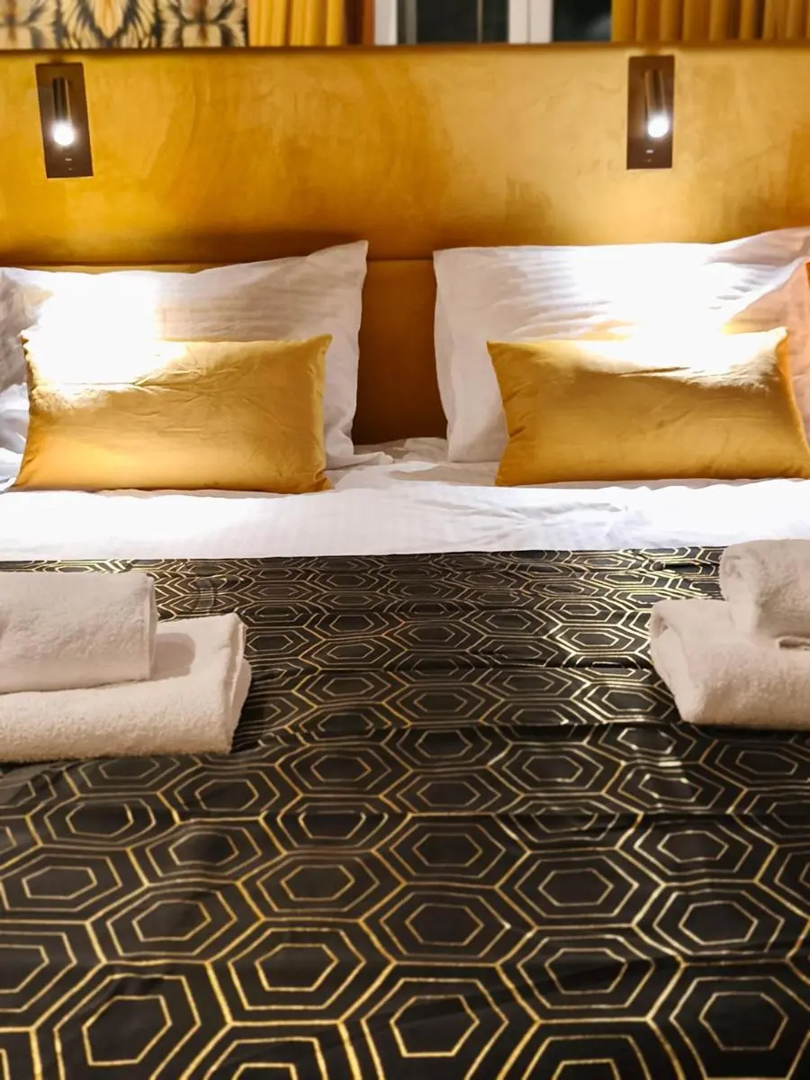 Image 6 of BOOGIE Home Papillon 12