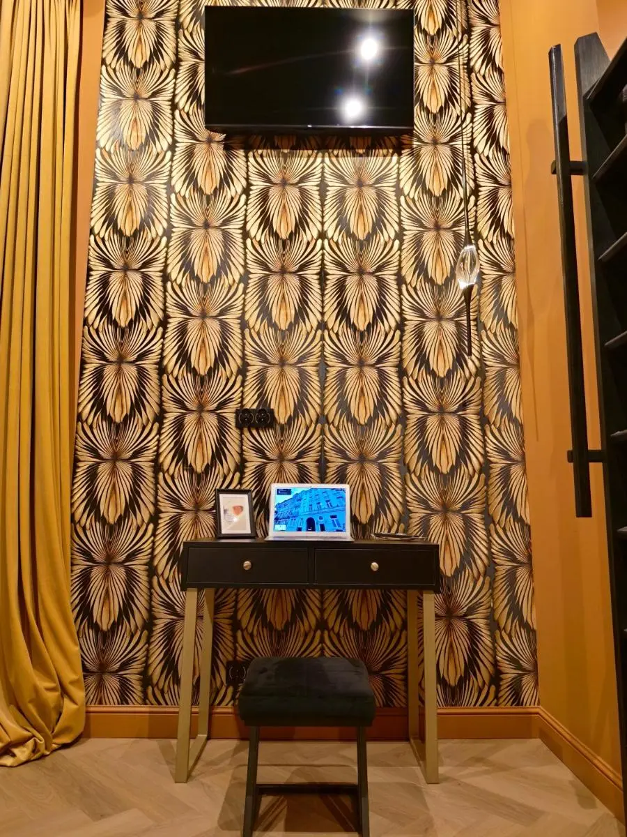 Image 5 of BOOGIE Home Papillon 12