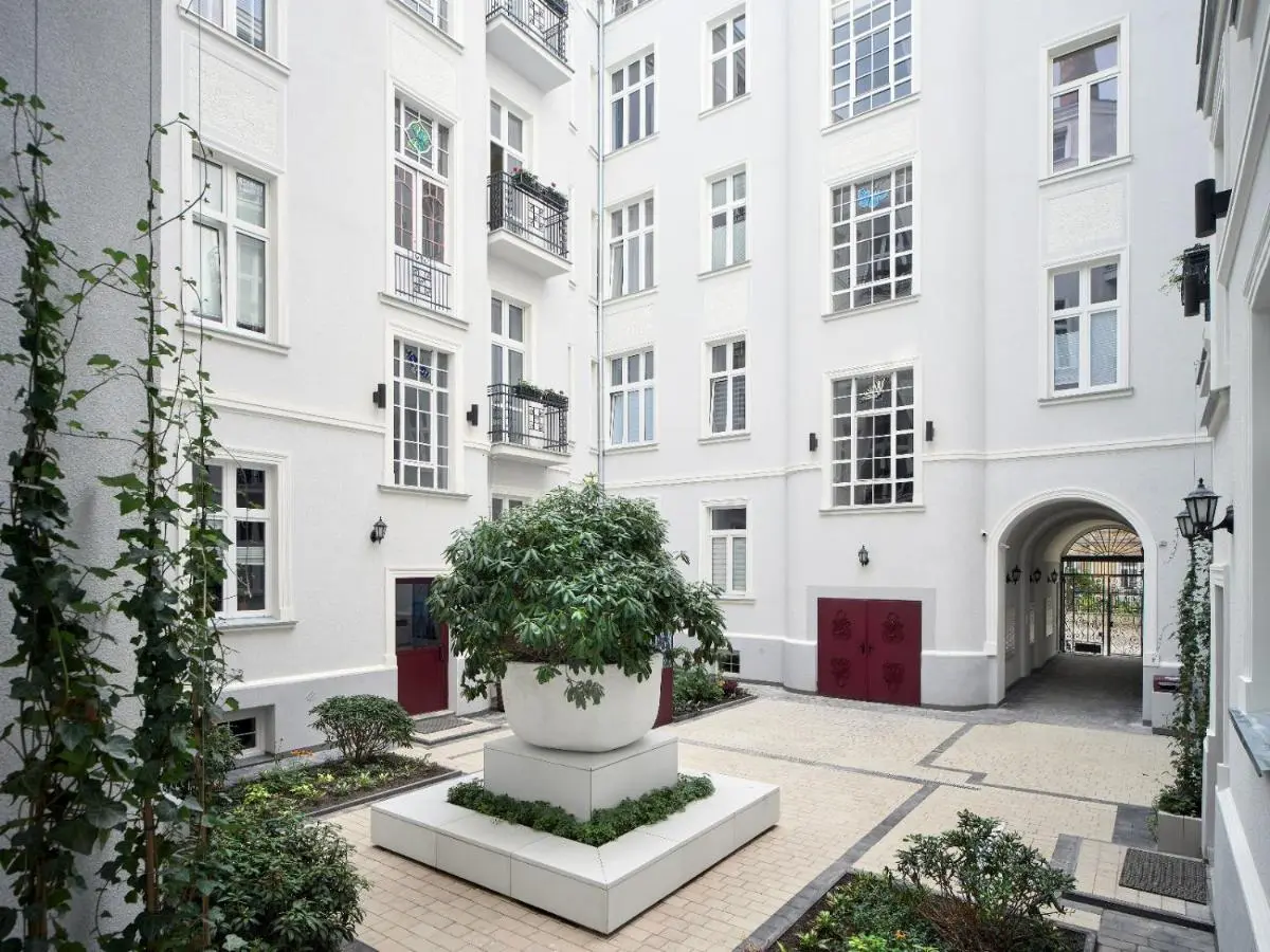 Image 2 of BOOGIE Home Papillon 13