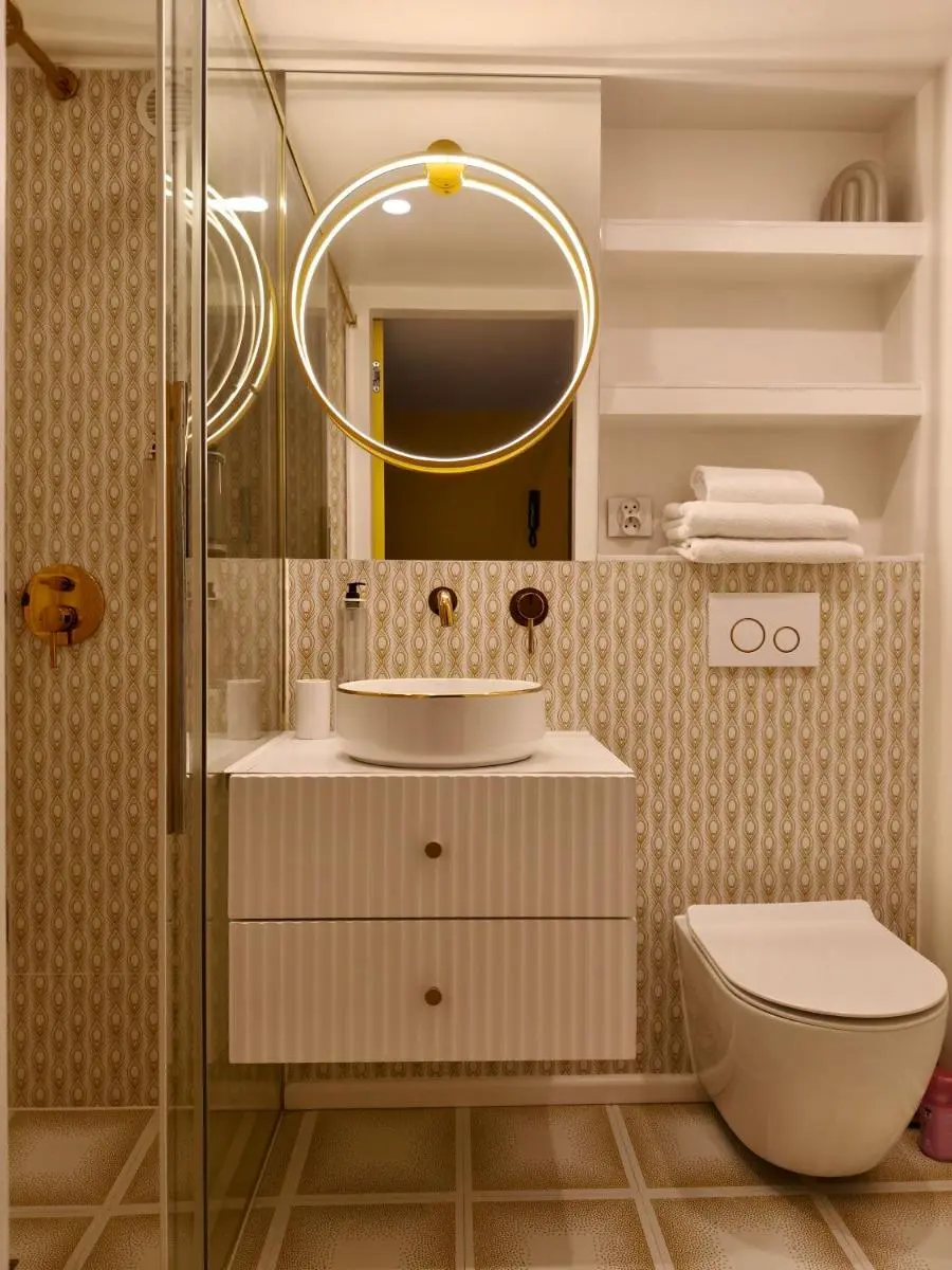 Image 4 of BOOGIE Home Papillon 15