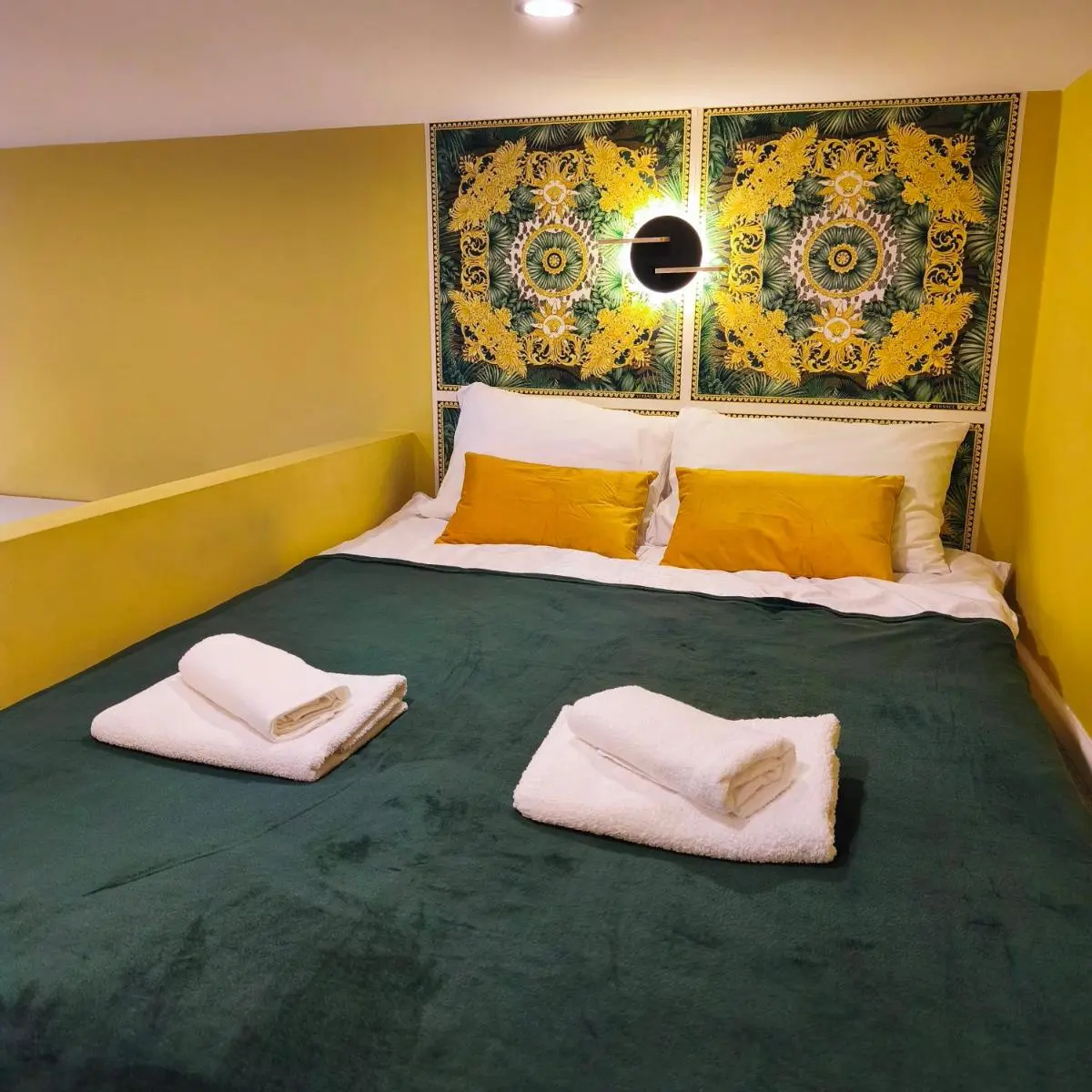 Image 3 of BOOGIE Home Papillon 15