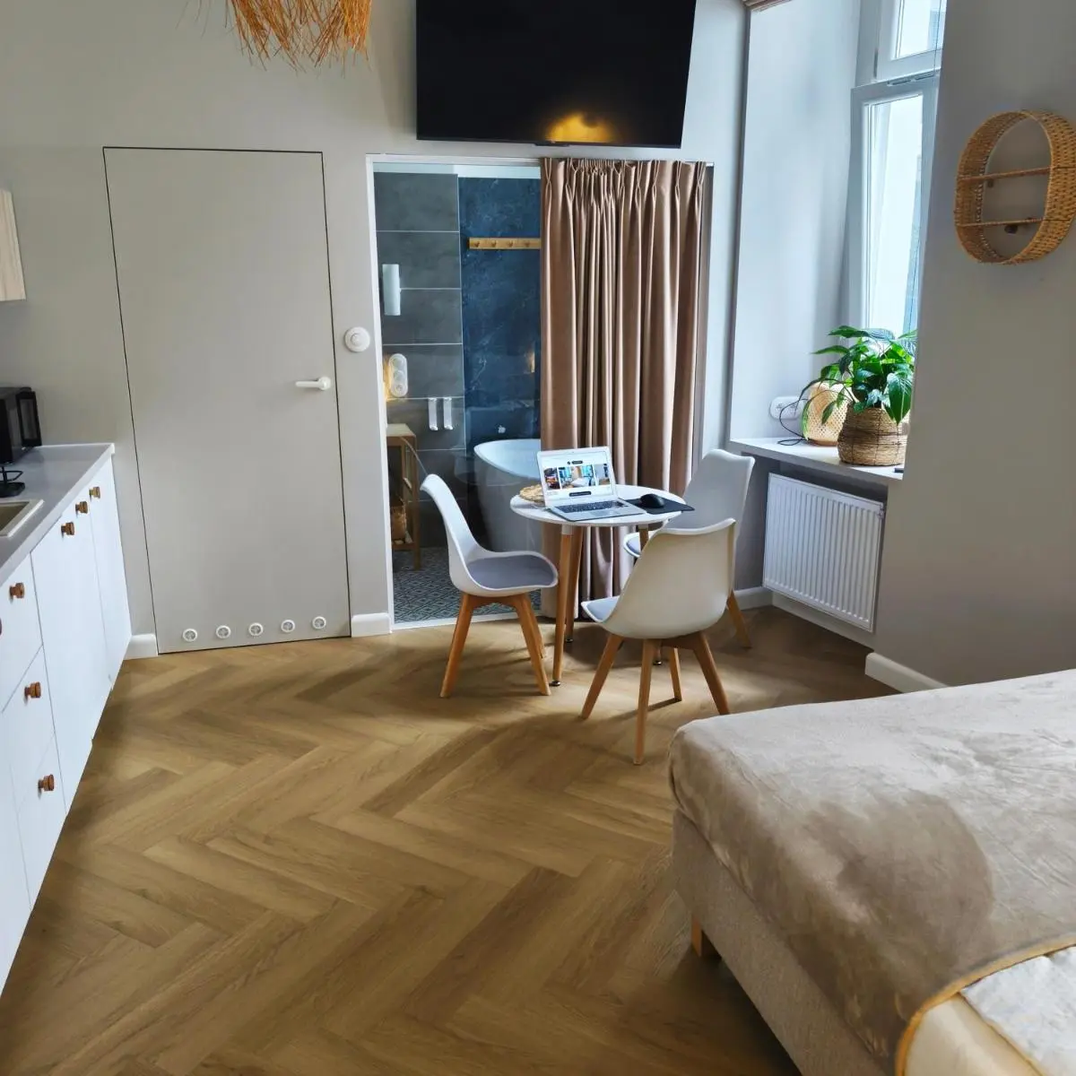 Image 6 of BOOGIE Home Papillon 17