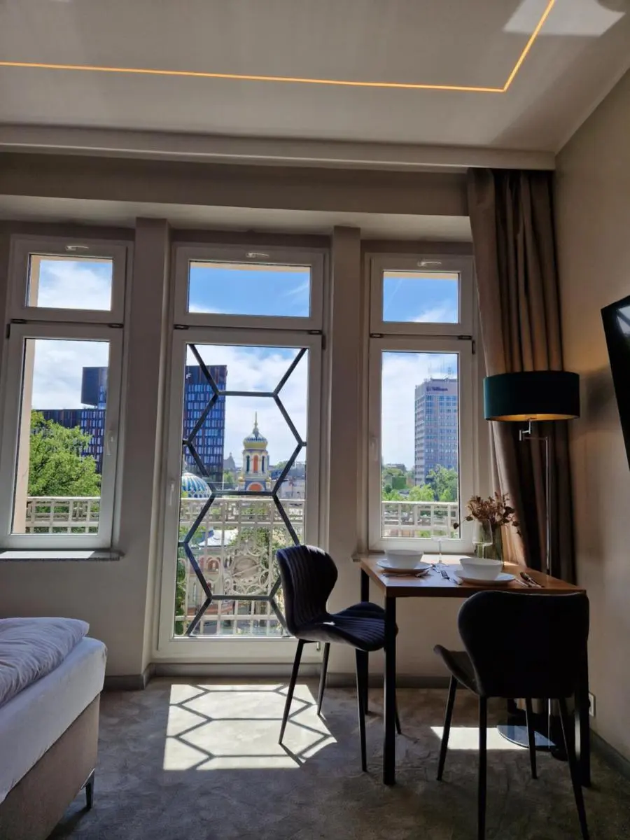 Image 2 of BestView CENTRUM Netflix