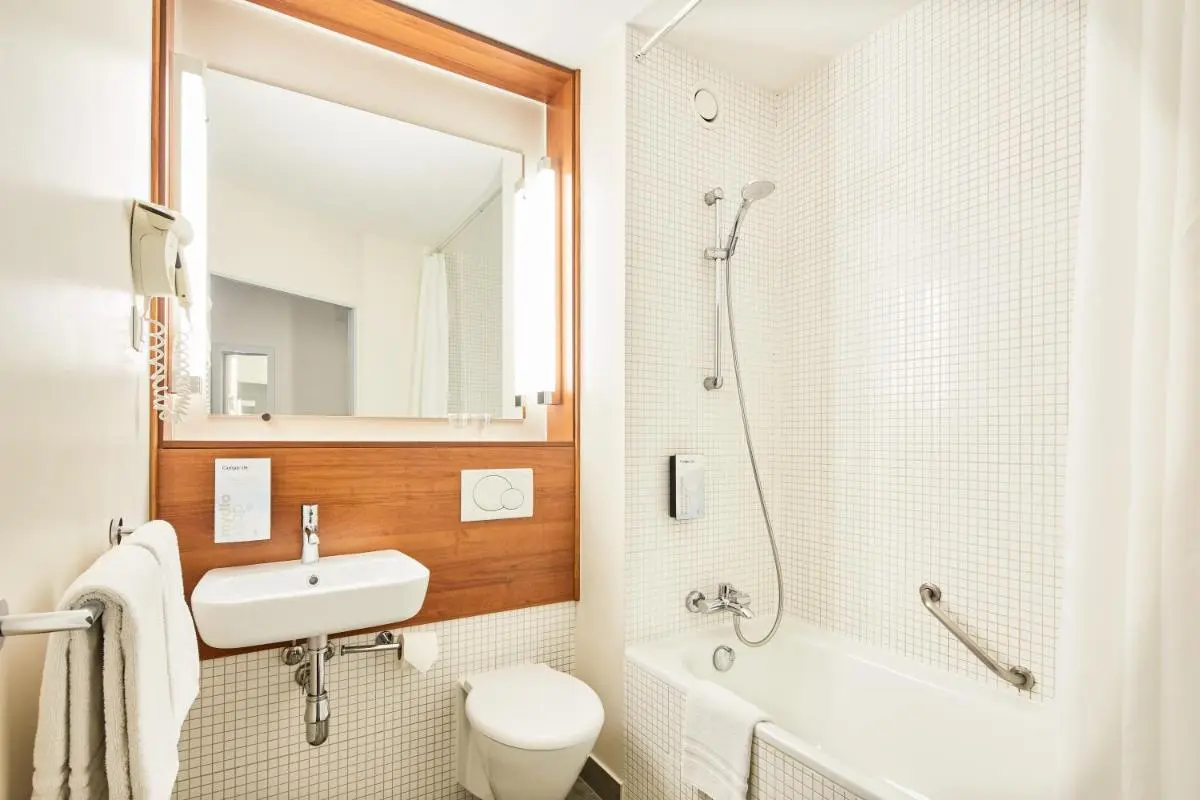 Image 3 of Campanile Łódź