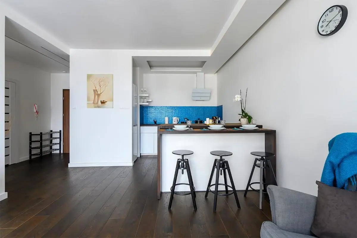 Image 3 of Centre Point Ilumino Apartment