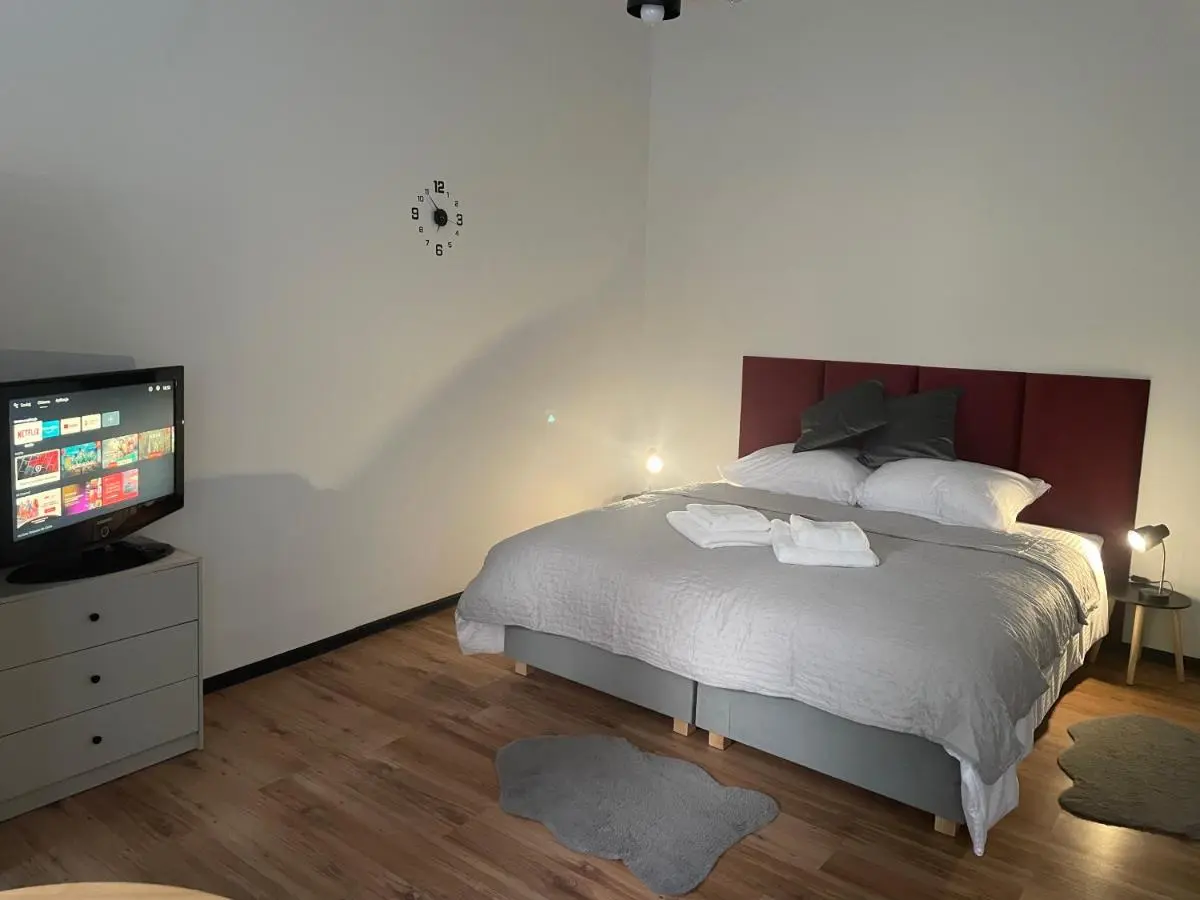 Image 1 of Cherry Apart Legionów 24