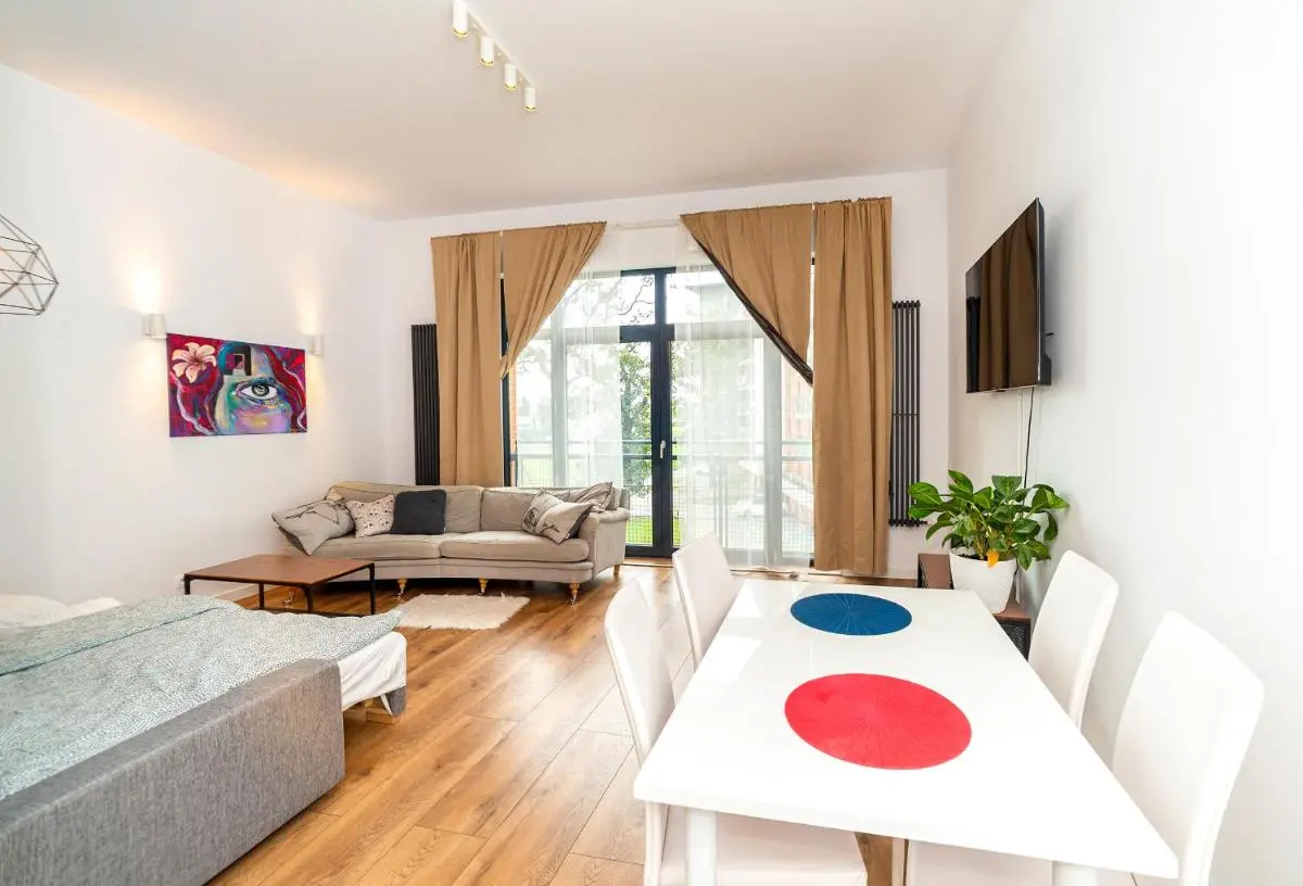 Image 1 of City Host Lofty Tymienieckiego