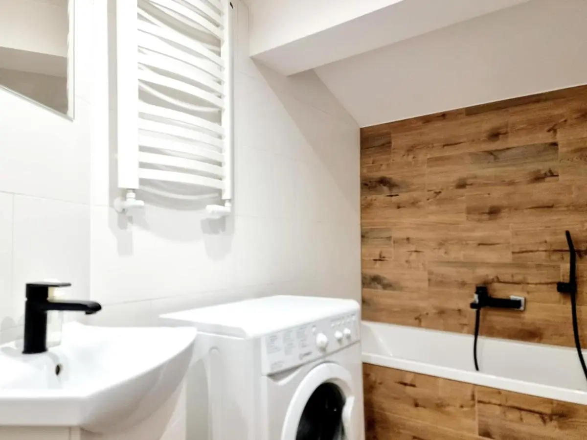 Image 2 of City Host Nawrot