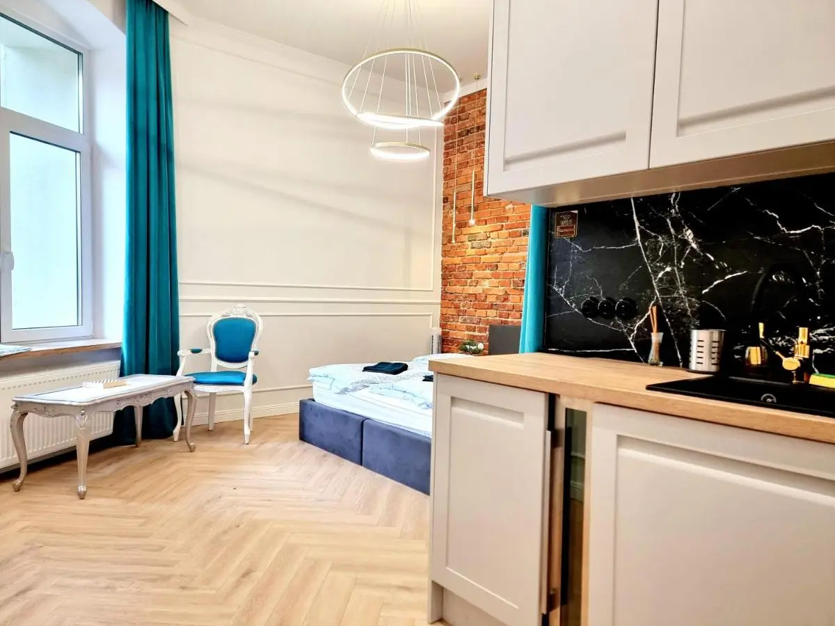 Image 3 of City Host Rewolucji 23