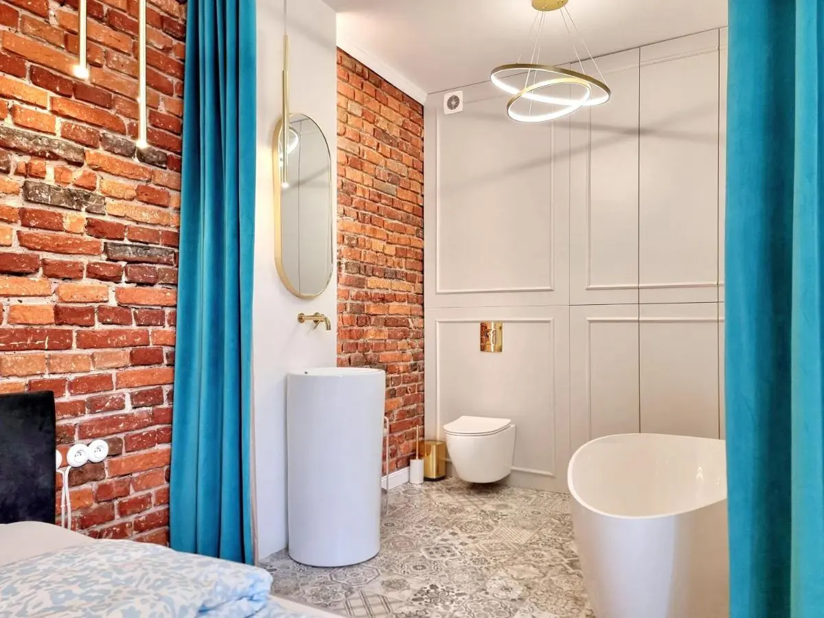 Image 2 of City Host Rewolucji 23