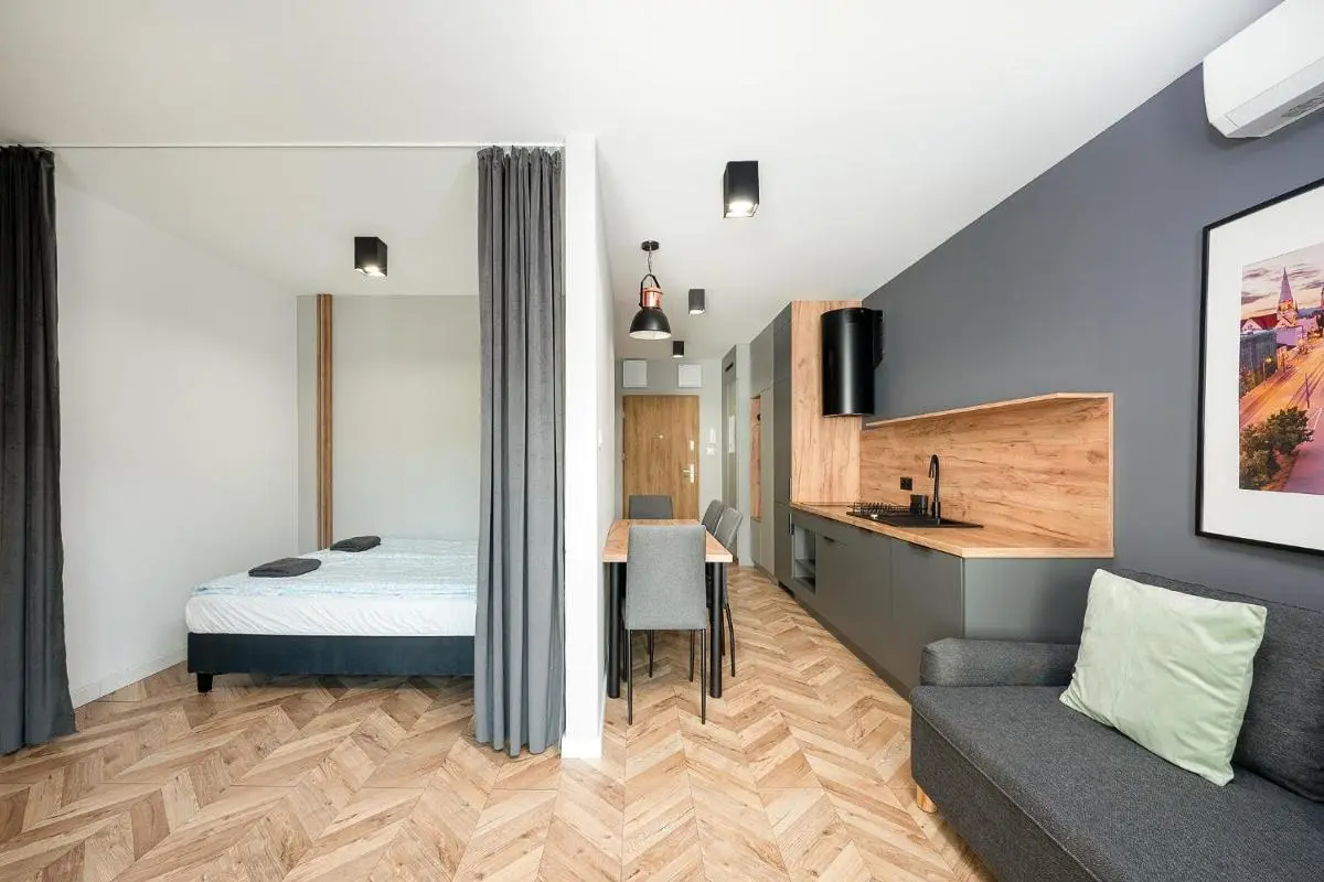 Image 1 of City Host Wólczańska