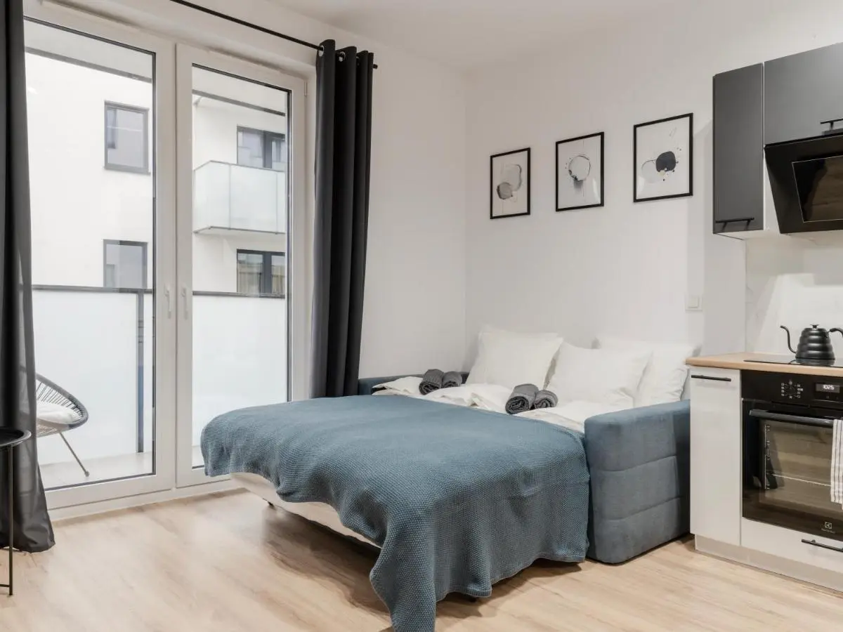 Image 1 of City Spot Łódź by Aparo – Manufaktura, Nowy Apartament, PlayStation, Miejsce do Pracy, Winda, Balkon