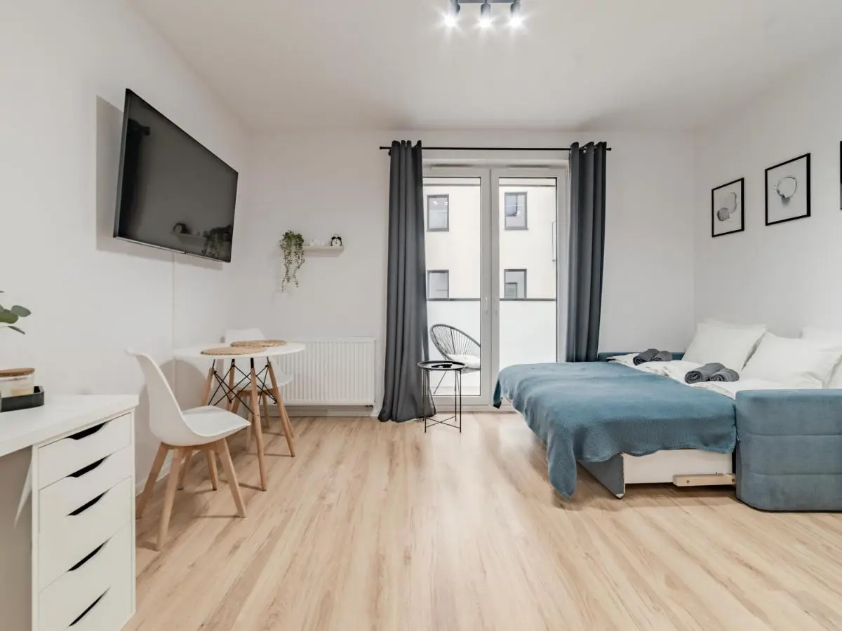 Image 6 of City Spot Łódź by Aparo – Manufaktura, Nowy Apartament, PlayStation, Miejsce do Pracy, Winda, Balkon