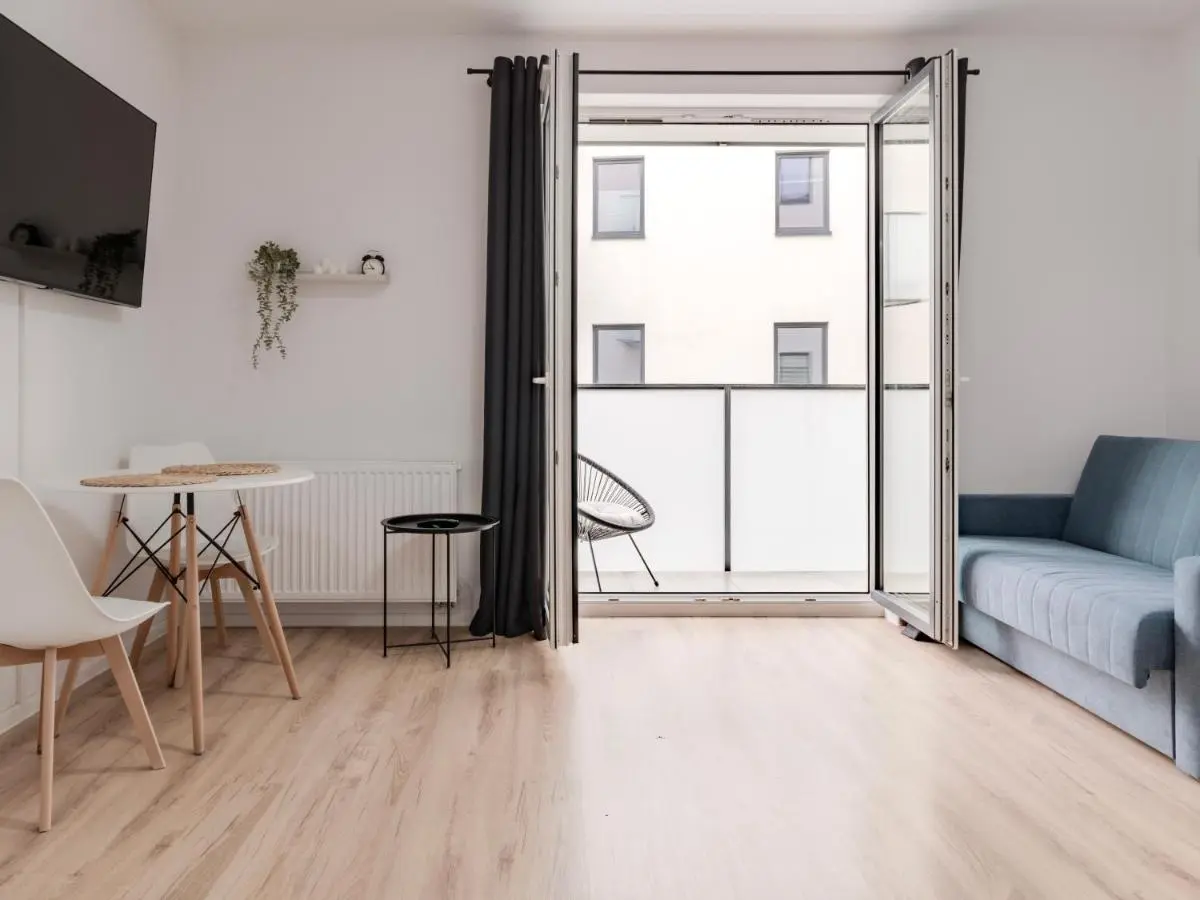 Image 4 of City Spot Łódź by Aparo – Manufaktura, Nowy Apartament, PlayStation, Miejsce do Pracy, Winda, Balkon