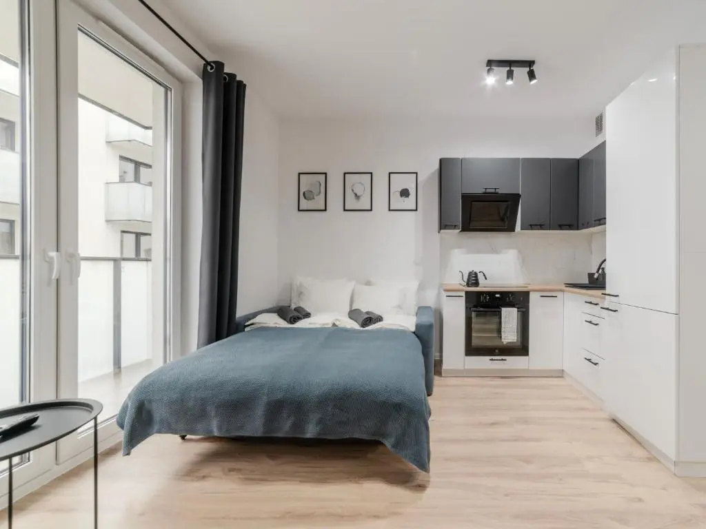 Image of City Spot Łódź by Aparo – Manufaktura, Nowy Apartament, PlayStation, Miejsce do Pracy, Winda, Balkon