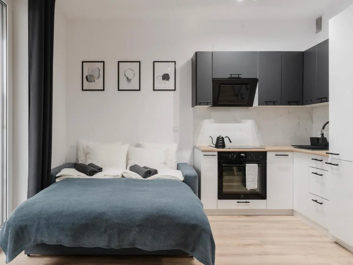 Image 3 of City Spot Łódź by Aparo – Manufaktura, Nowy Apartament, PlayStation, Miejsce do Pracy, Winda, Balkon