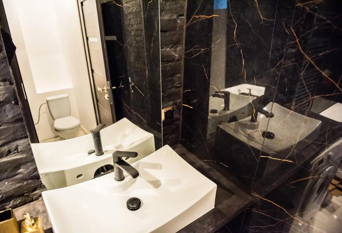 Image 5 of DarkHouse