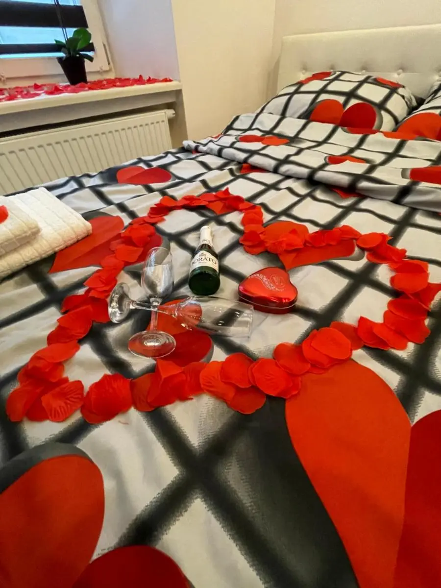 Image 2 of DarkHouse