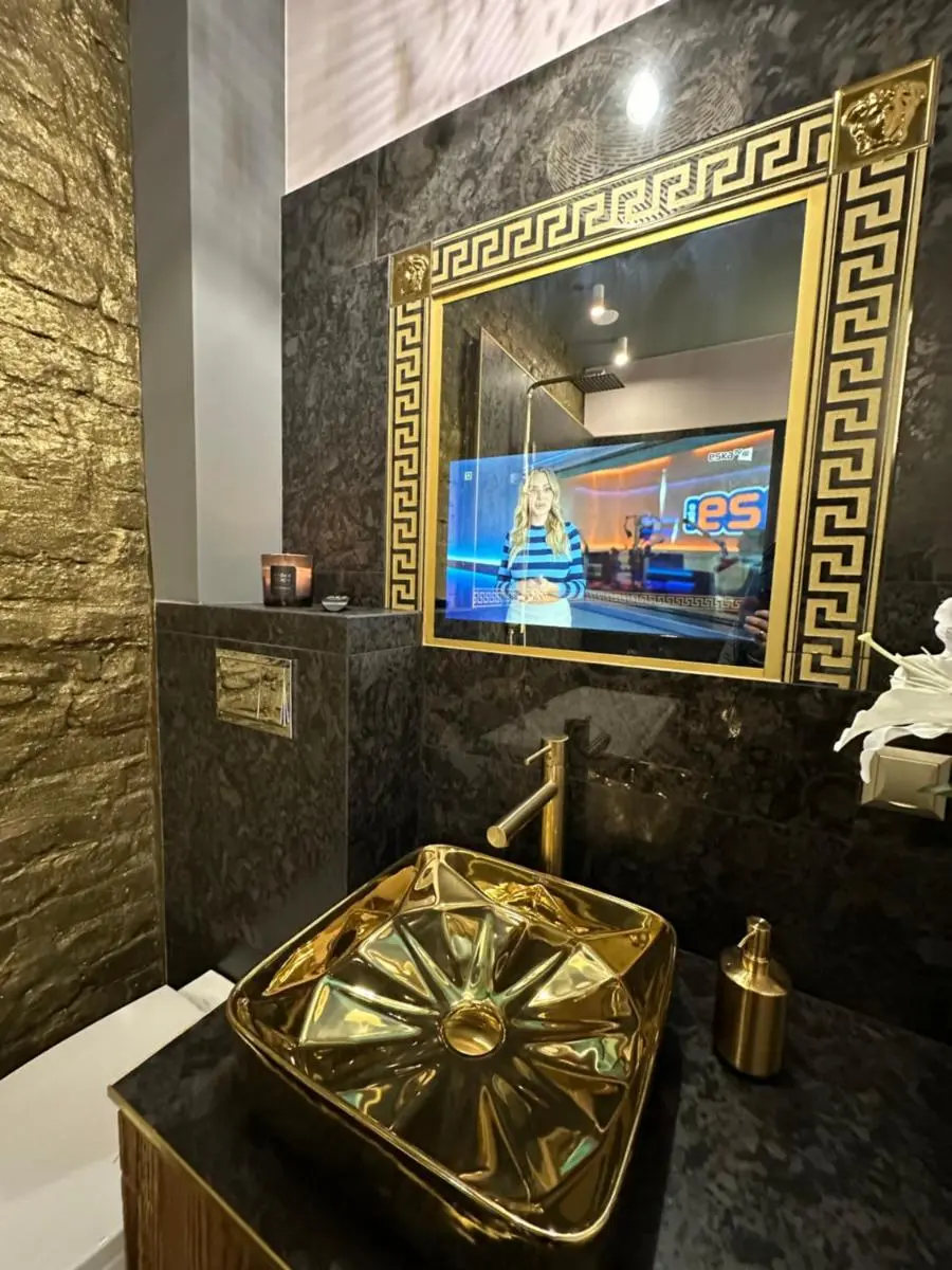 Image 2 of DarkHouse Blue