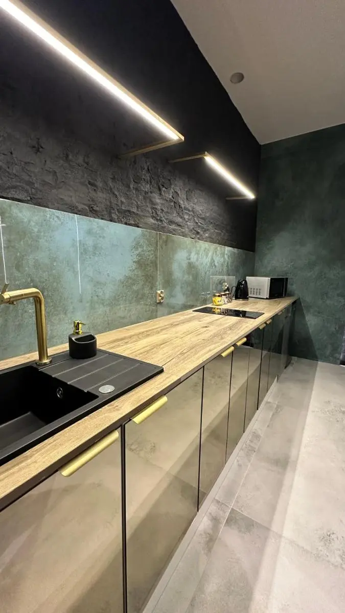 Image 6 of DarkHouse Caesar