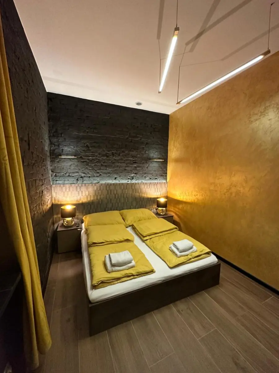 Image 4 of DarkHouse FLAVIKER