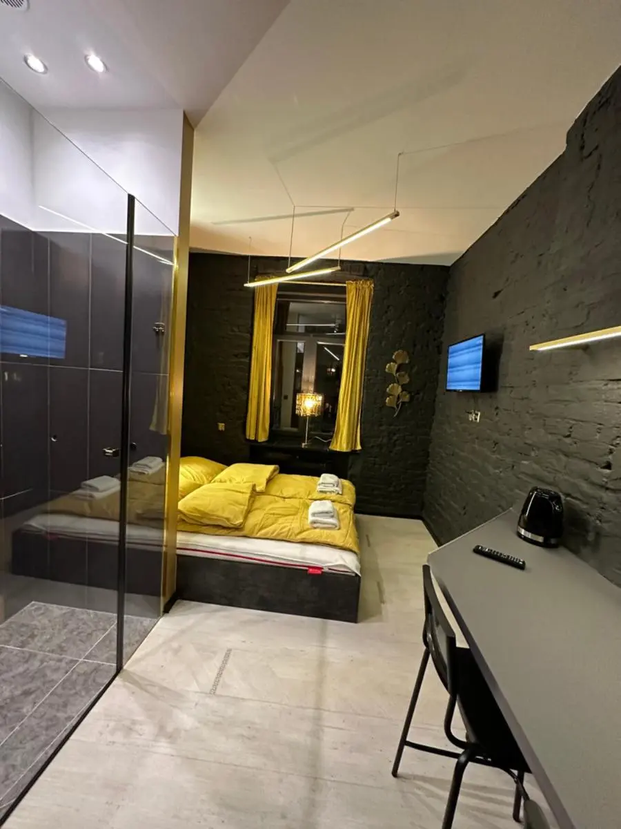 Image 1 of DarkHouse Gold