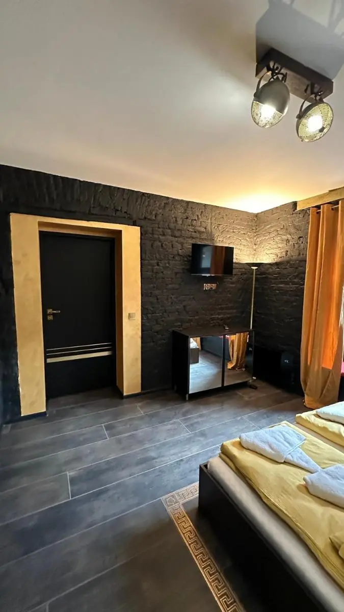 Image 6 of DarkHouse Karmin